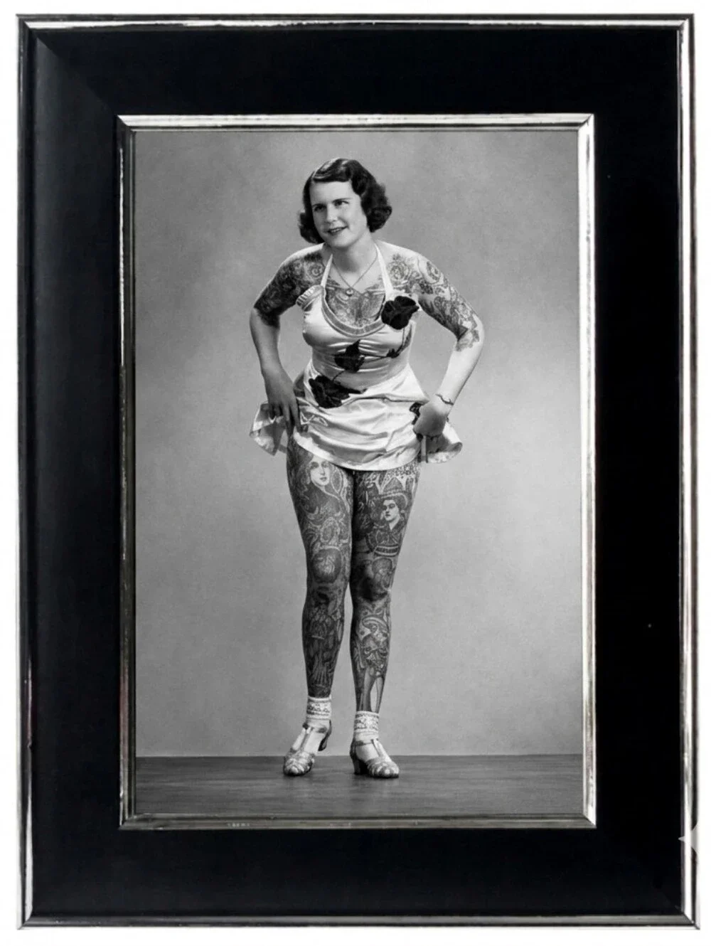 Vintage beautiful tattooed woman Female pin up in dress frame photo print Tatto